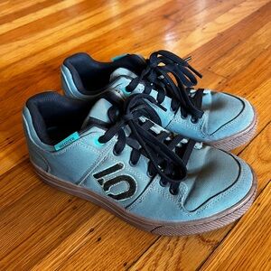 Five Ten Freerider women’s mountain bike shoe